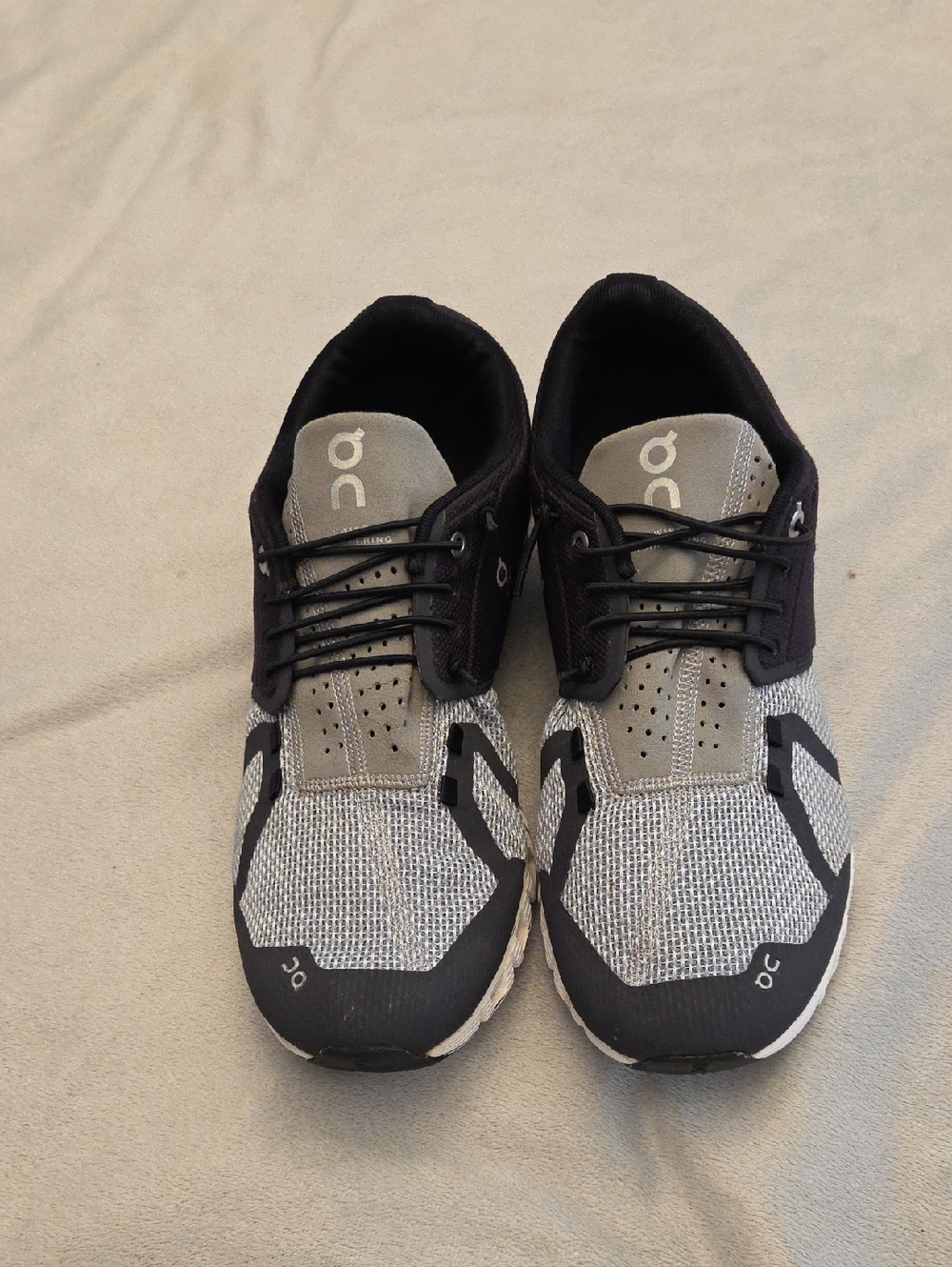 Men's On Running Sneakers, Black, Grey & White, Size 10 - Picture 2 of 6
